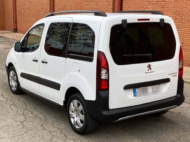PEUGEOT Partner 1.6 HDI 92cv, acabado TEPEE Outdoor, 5 plazas
