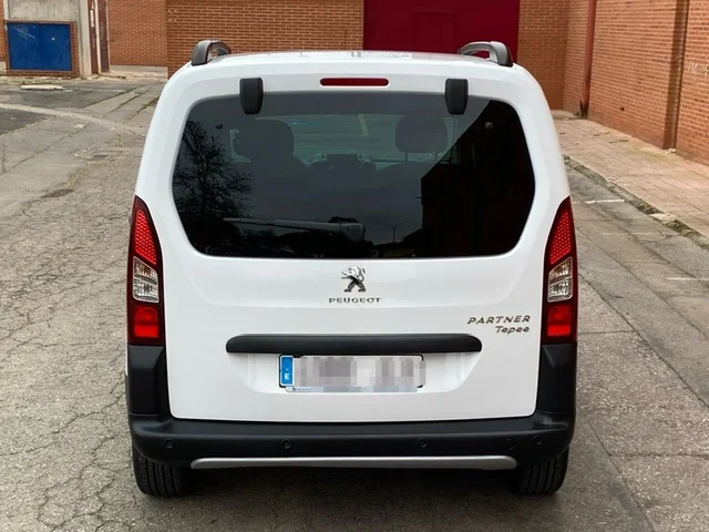 PEUGEOT Partner 1.6 HDI 92cv, acabado TEPEE Outdoor, 5 plazas