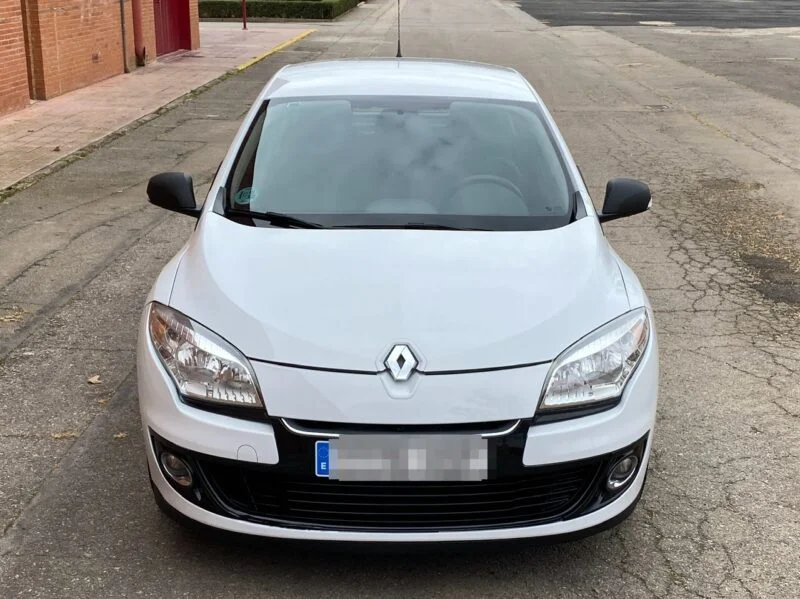 RENAULT Megane 1.6i 16v 100cv Authentique