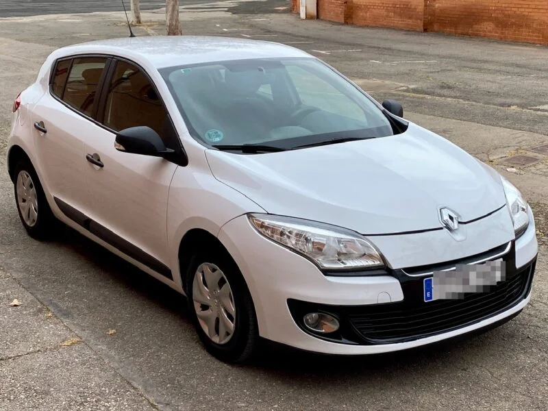 RENAULT Megane 1.6i 16v 100cv Authentique
