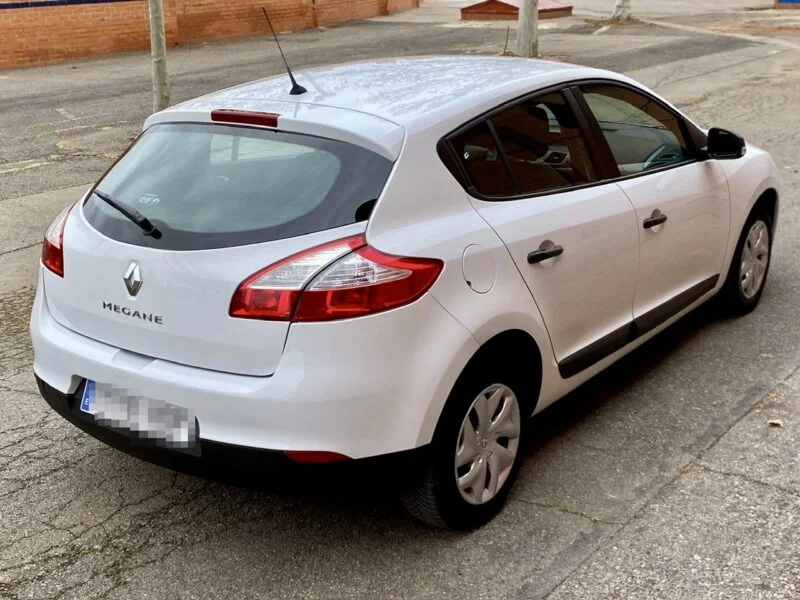 RENAULT Megane 1.6i 16v 100cv Authentique