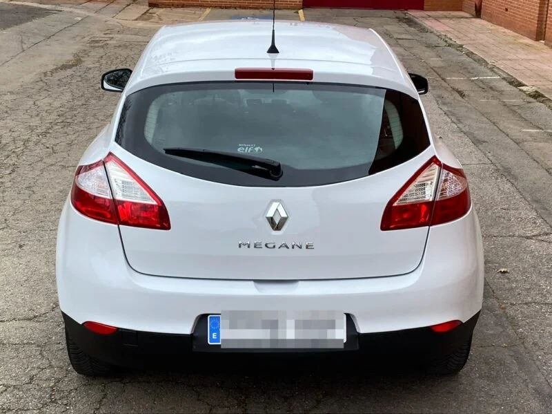 RENAULT Megane 1.6i 16v 100cv Authentique