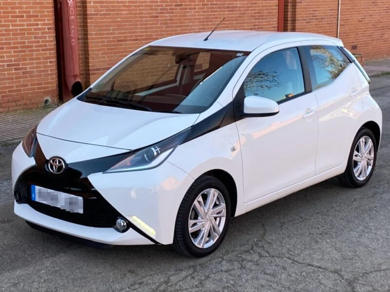 TOYOTA Aygo 1.0i 69cv, acabado X-Play
