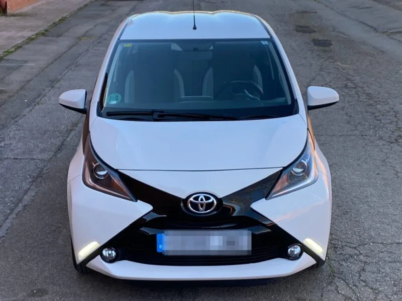 TOYOTA Aygo 1.0i 69cv, acabado X-Play
