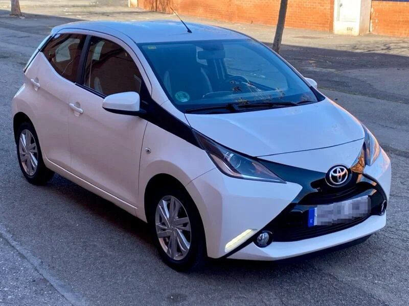 TOYOTA Aygo 1.0i 69cv, acabado X-Play