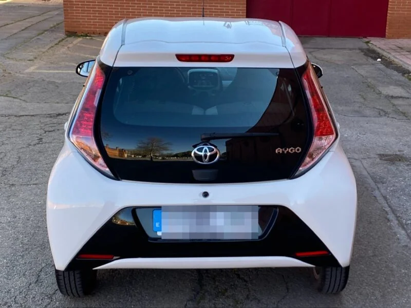 TOYOTA Aygo 1.0i 69cv, acabado X-Play
