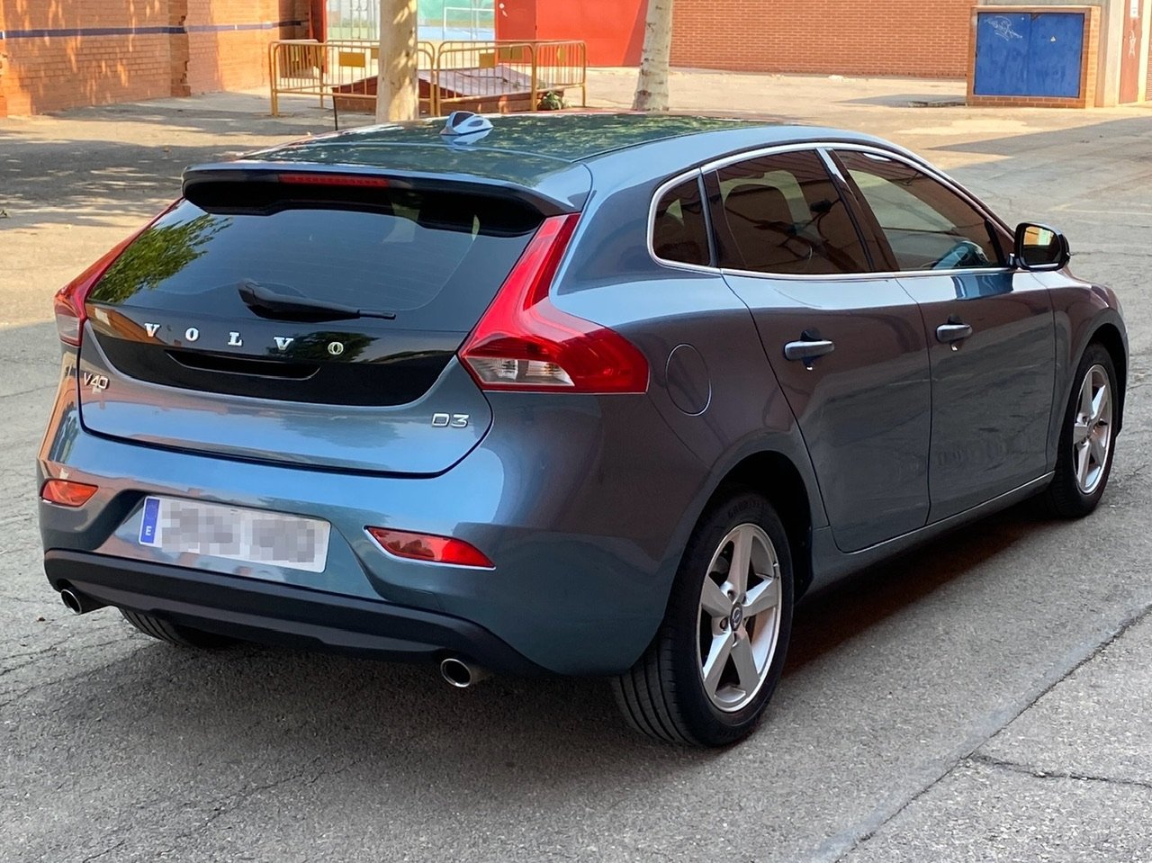 VOLVO V40 2.0 D3 150cv Momentum