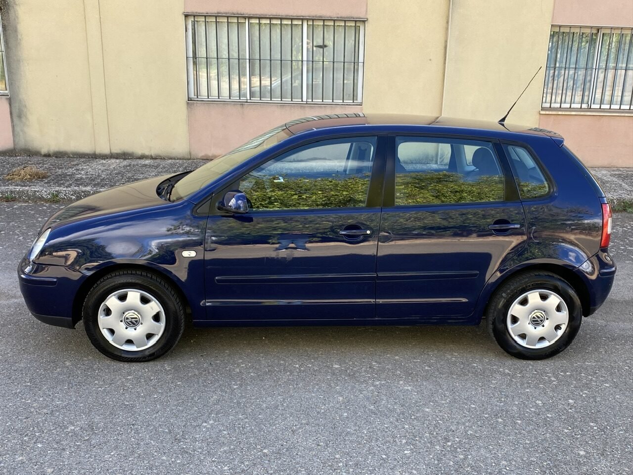 VOLKSWAGEN Polo 1.4i 16v 75cv 5 puertas