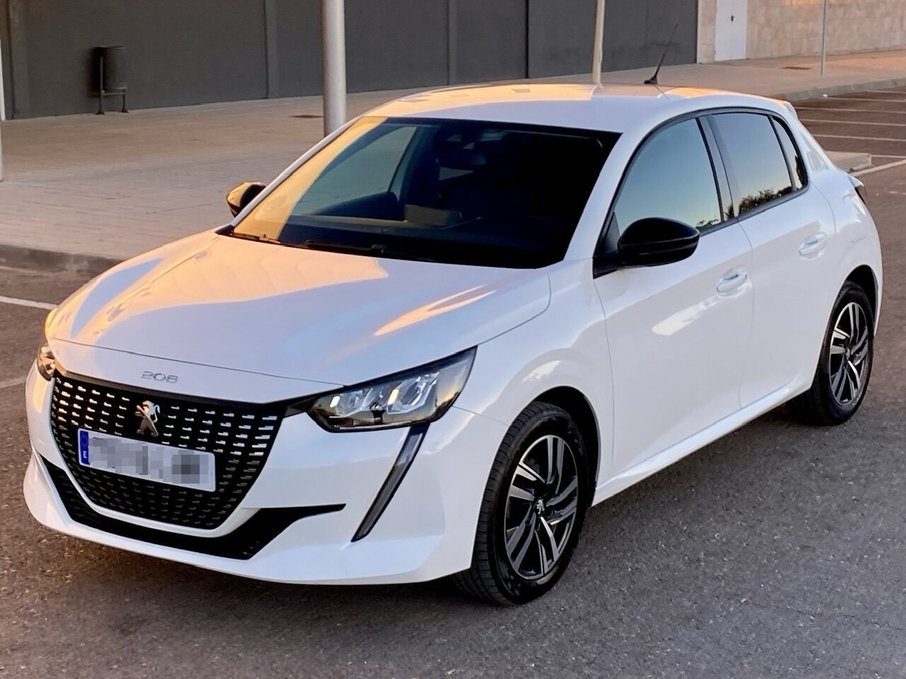 PEUGEOT 208 1.5 BLUEHDI 100cv, 6 velocidades, acabado Allure Pack