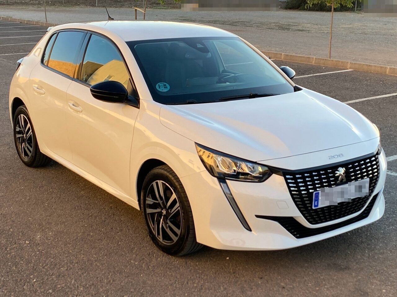 PEUGEOT 208 1.5 BLUEHDI 100cv, 6 velocidades, acabado Allure Pack