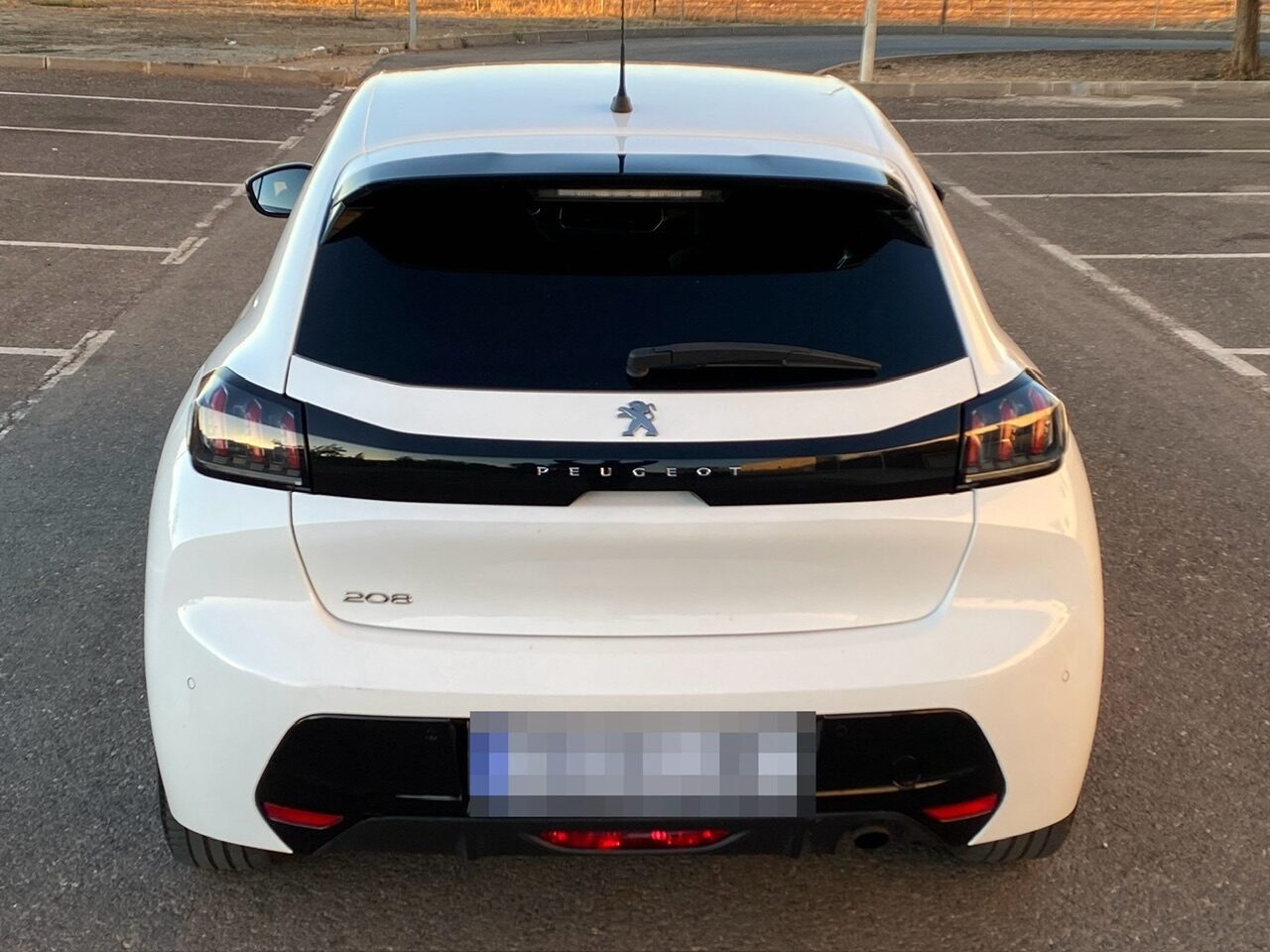 PEUGEOT 208 1.5 BLUEHDI 100cv, 6 velocidades, acabado Allure Pack