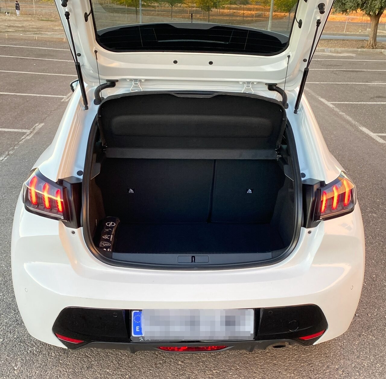 PEUGEOT 208 1.5 BLUEHDI 100cv, 6 velocidades, acabado Allure Pack