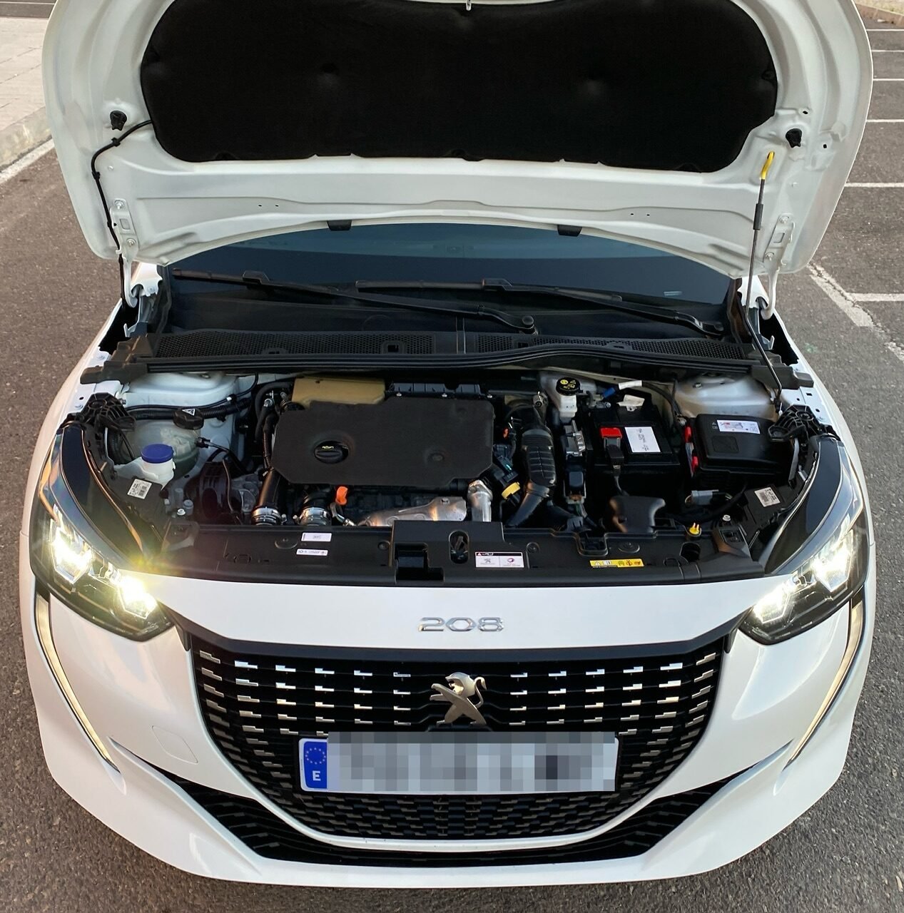 PEUGEOT 208 1.5 BLUEHDI 100cv, 6 velocidades, acabado Allure Pack