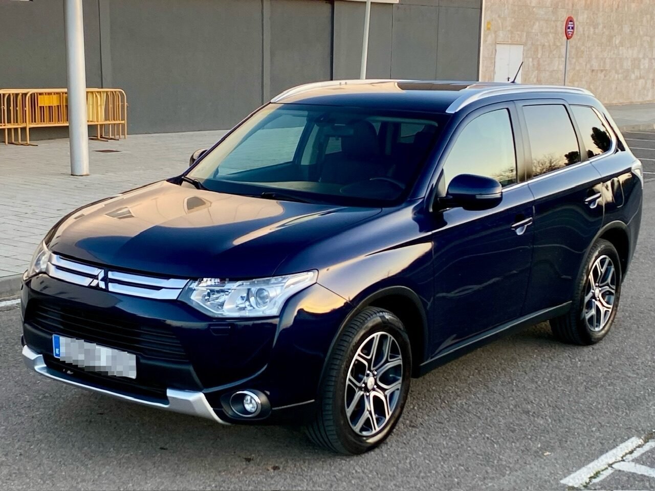 MITSUBISHI Outlander 220 DID 150cv, 7 PLAZAS, 4WD, acabado Kaiteki
