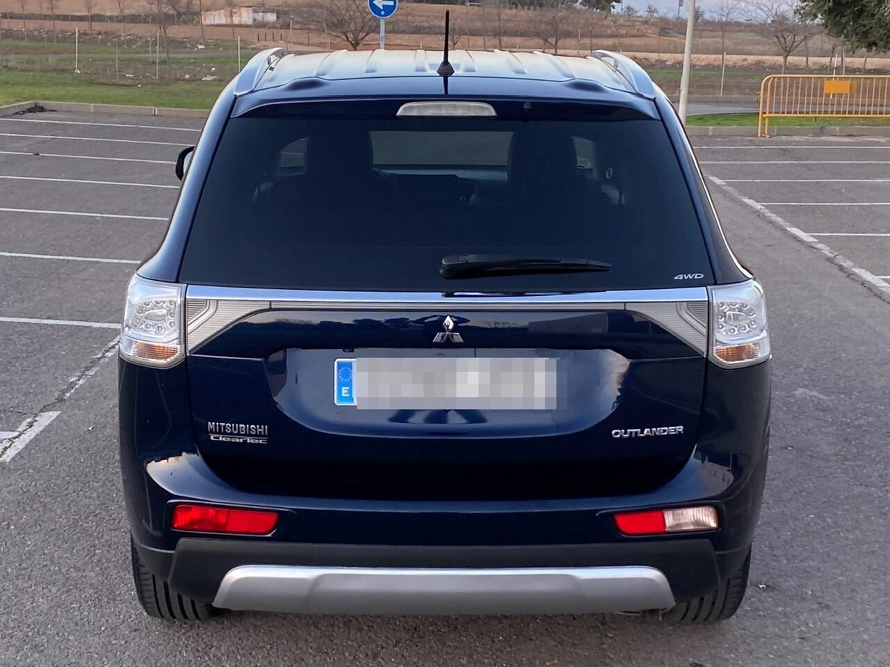 MITSUBISHI Outlander 220 DID 150cv, 7 PLAZAS, 4WD, acabado Kaiteki