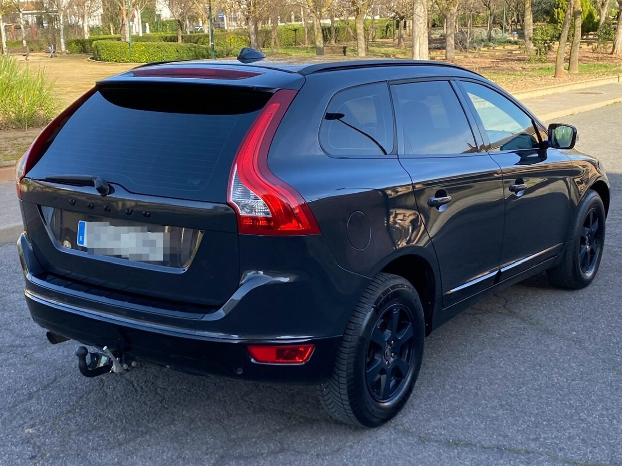 VOLVO XC60 2.4D 175cv Auto acabado Momentum