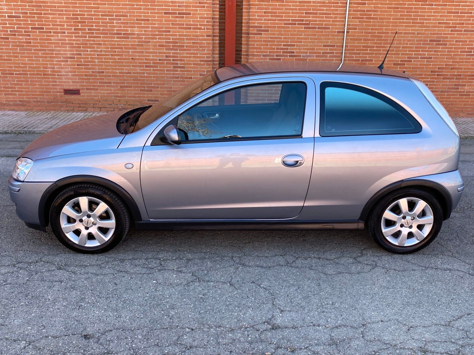 OPEL Corsa 1.3 CDTI 70cv 3 puertas