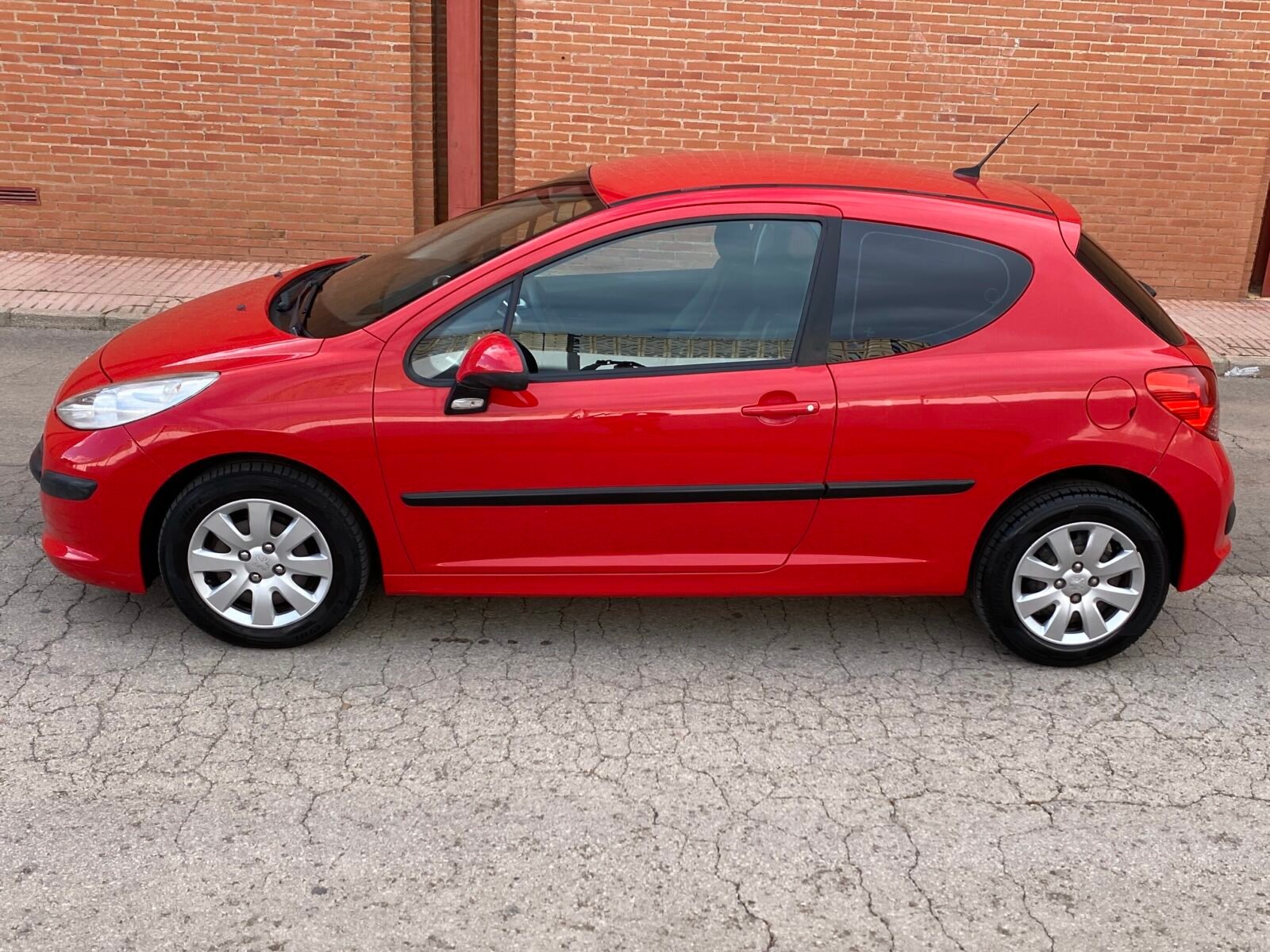 PEUGEOT 207 1.4 VTi 95cv 3 puertas