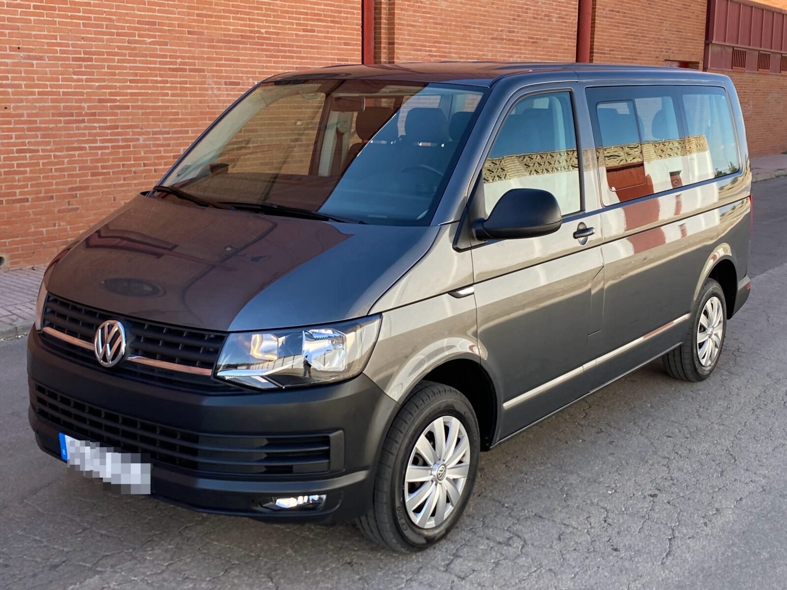 VOLKSWAGEN Caravelle 2.0 TDI 102cv 9 plazas 