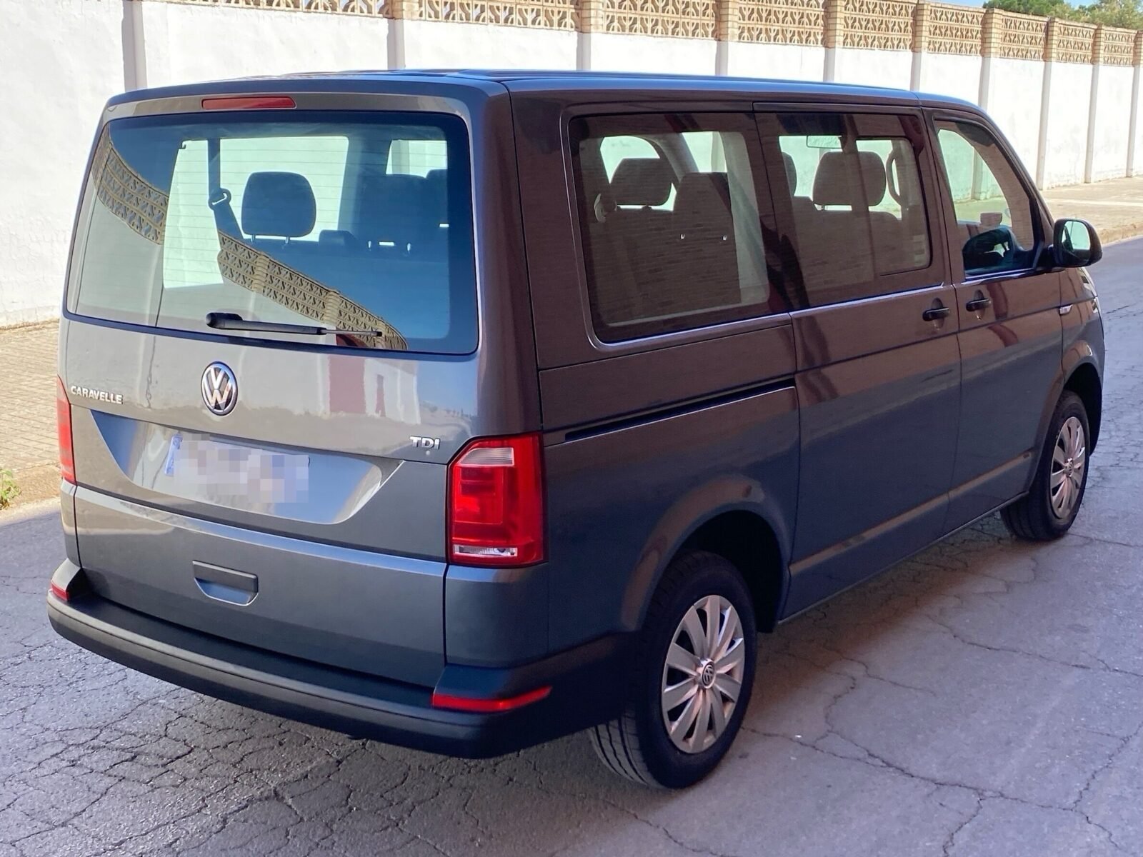 VOLKSWAGEN Caravelle 2.0 TDI 102cv 9 plazas 