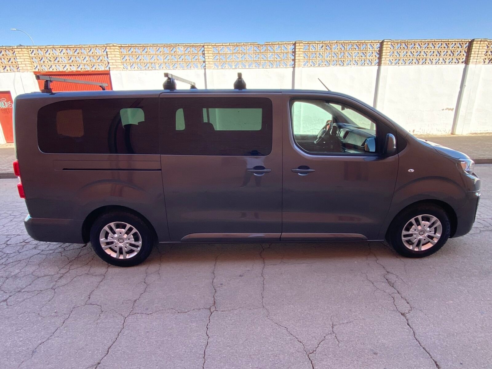 PEUGEOT TRAVELLER 2.0 BlueHDi 150cv 9 plazas 