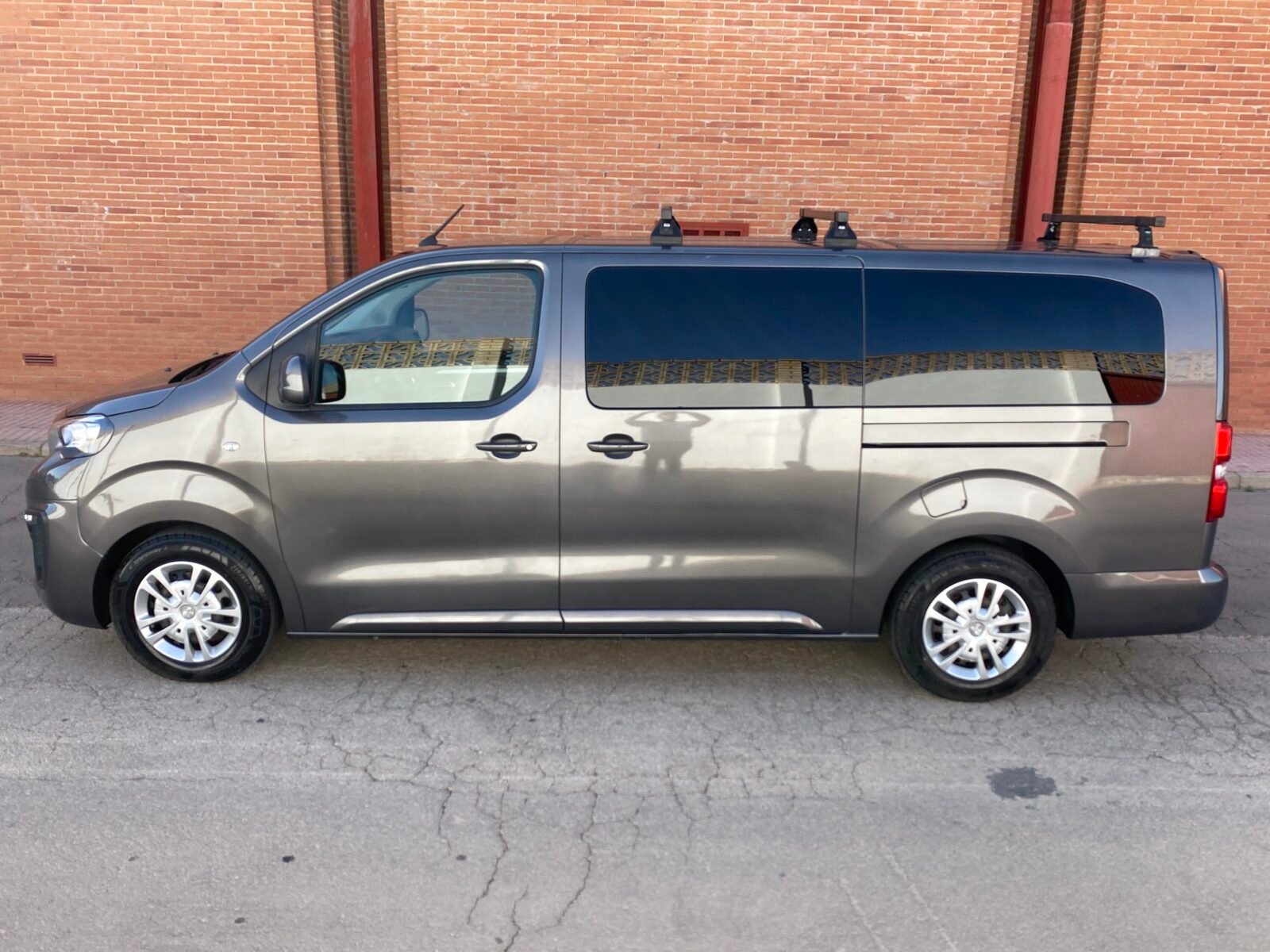 PEUGEOT TRAVELLER 2.0 BlueHDi 150cv 9 plazas 