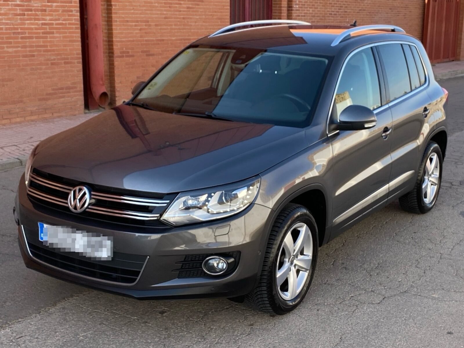 VOLKSWAGEN Tiguan 2.0 TDI 140 CV 4MOTION DSG, acabado SPORT