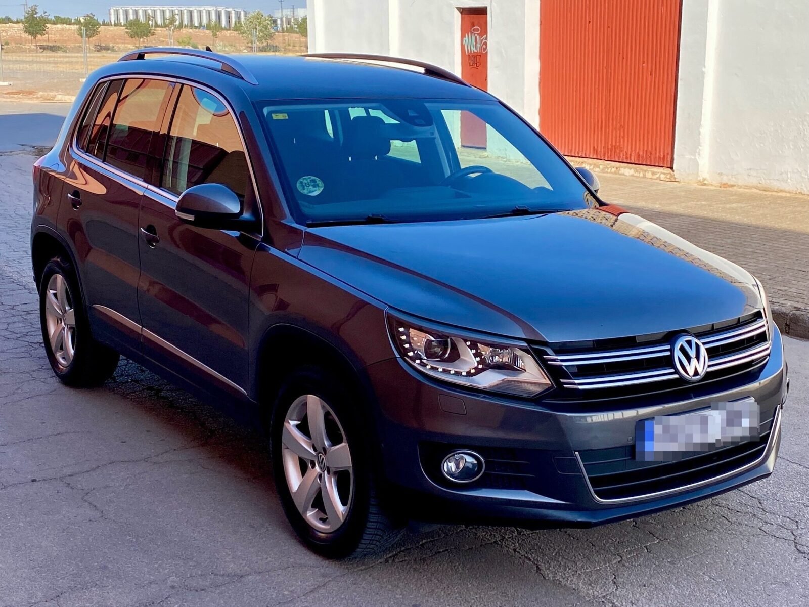 VOLKSWAGEN Tiguan 2.0 TDI 140 CV 4MOTION DSG, acabado SPORT