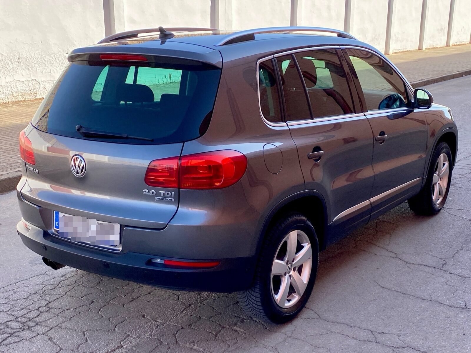 VOLKSWAGEN Tiguan 2.0 TDI 140 CV 4MOTION DSG, acabado SPORT