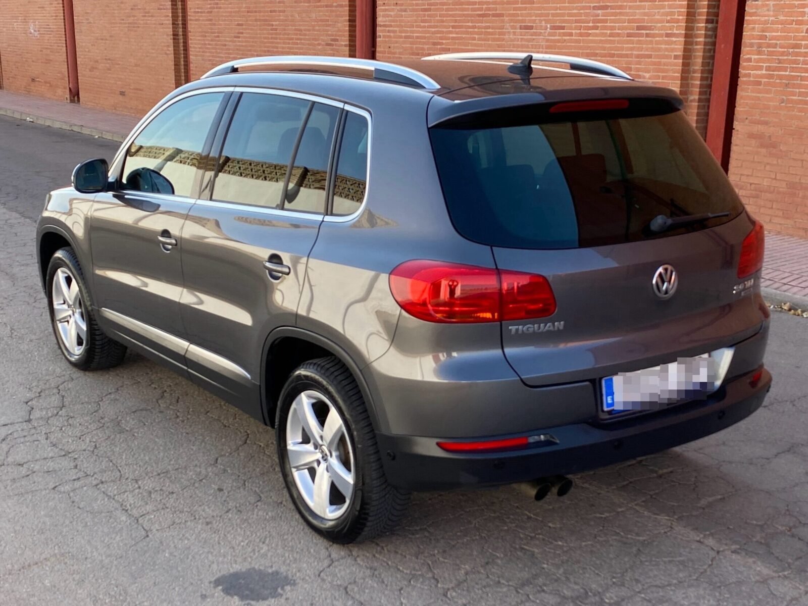 VOLKSWAGEN Tiguan 2.0 TDI 140 CV 4MOTION DSG, acabado SPORT
